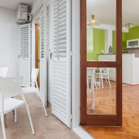 Vega Apartments Podgora Exterior photo