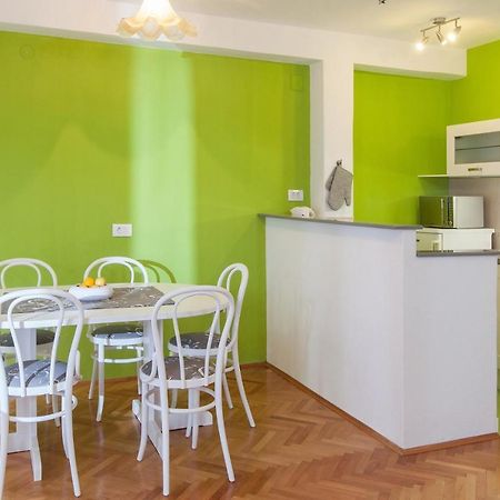 Vega Apartments Podgora Exterior photo