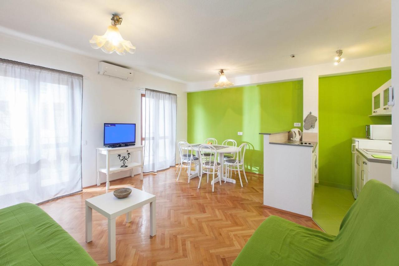 Vega Apartments Podgora Exterior photo